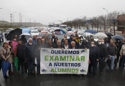 Imagen de los manifestantes, antes de iniciar la marcha de protesta