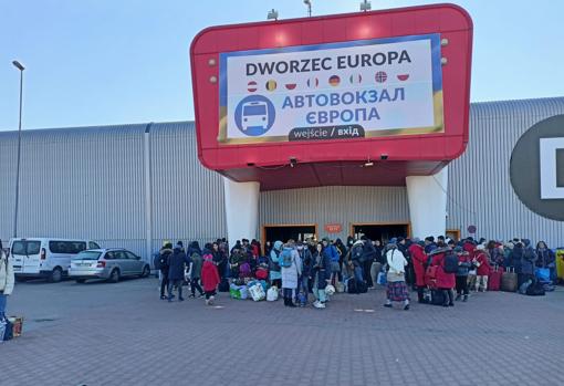 Centro de refugiados en Varsovia donde José Luis recogió a la familia el domingo