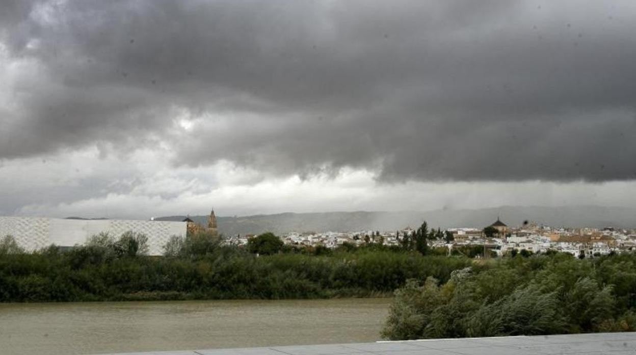 Nubes sobre el cielo de la capital cordobesa