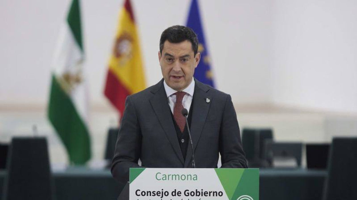 Juanma Moreno, tras el consejo de Gobierno celebrado en Carmona