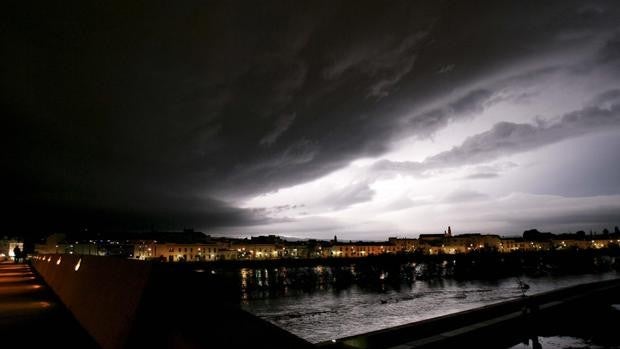 Miércoles de fuertes tormentas en Córdoba, pero sin riesgo de calima