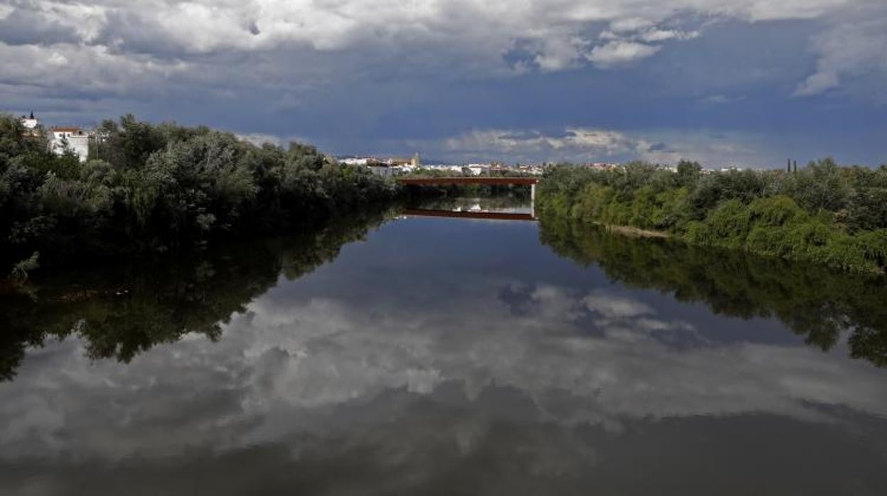 Nubes sobre el Guadalquivir en Córdoba, en una imagen de archivo