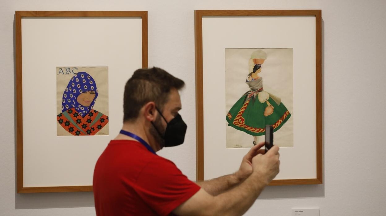 Dos de las obras de la exposición 'Dibujantas' en Córdoba