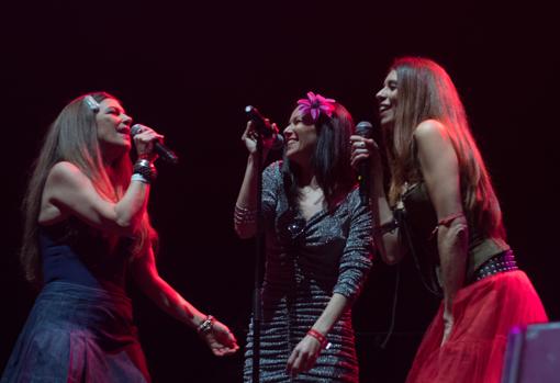 Las Ketchup, durante un momento de su concierto en el festival Horteralia