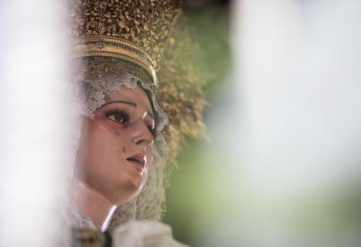 La Virgen del Rosario, en su paso de palio