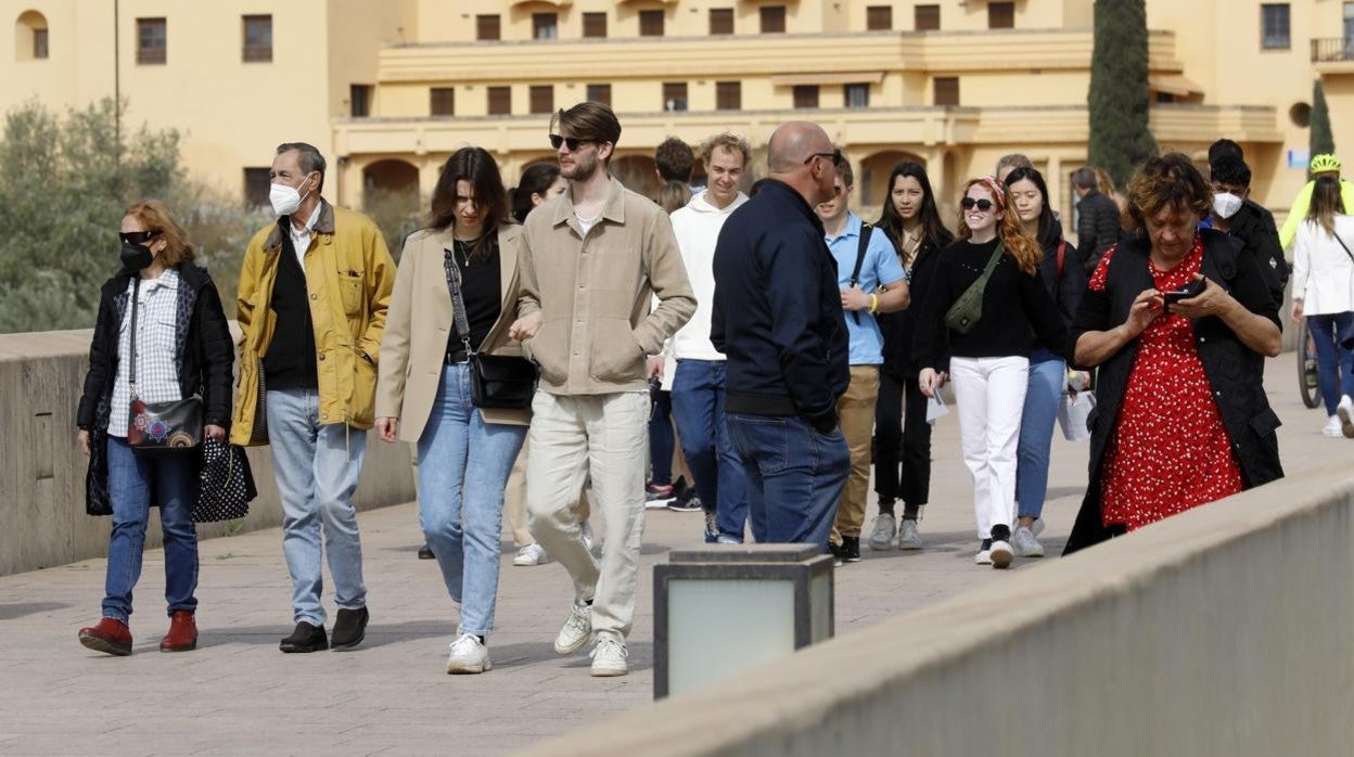 Todavía no se podrán guardar los abrigos en Andalucía