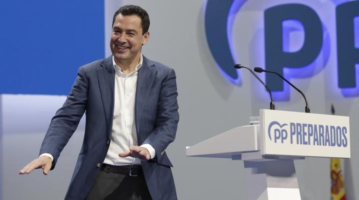 Juanma Moreno durante su intervención en el congreso del PP