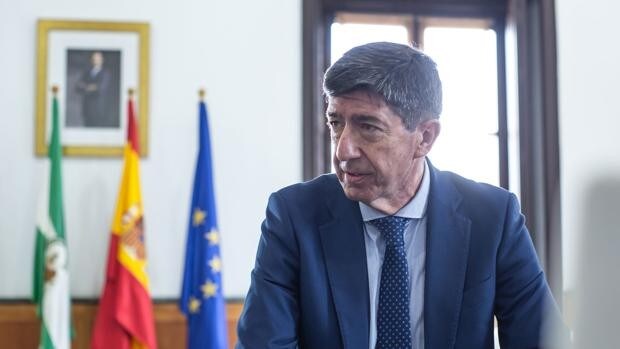 Juan Marín espera que se nombre «lo antes posible» al sustituto de Javier Imbroda como consejero de Educación