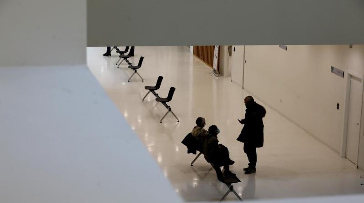 Pasillo y sala de vistas para la Audiencia Provincial de Córdoba