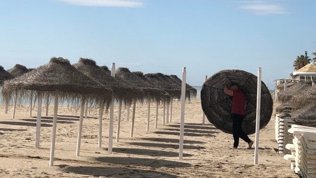 Los empresarios de playas de Andalucía tras el temporal: «Hay que estar listos el viernes»