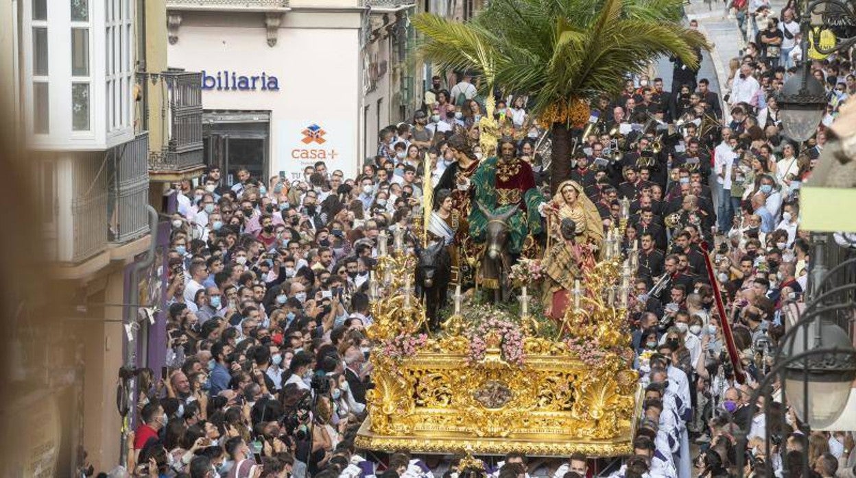 La Cofradía de la Pollinica inaugura la Semana Santa de Málaga