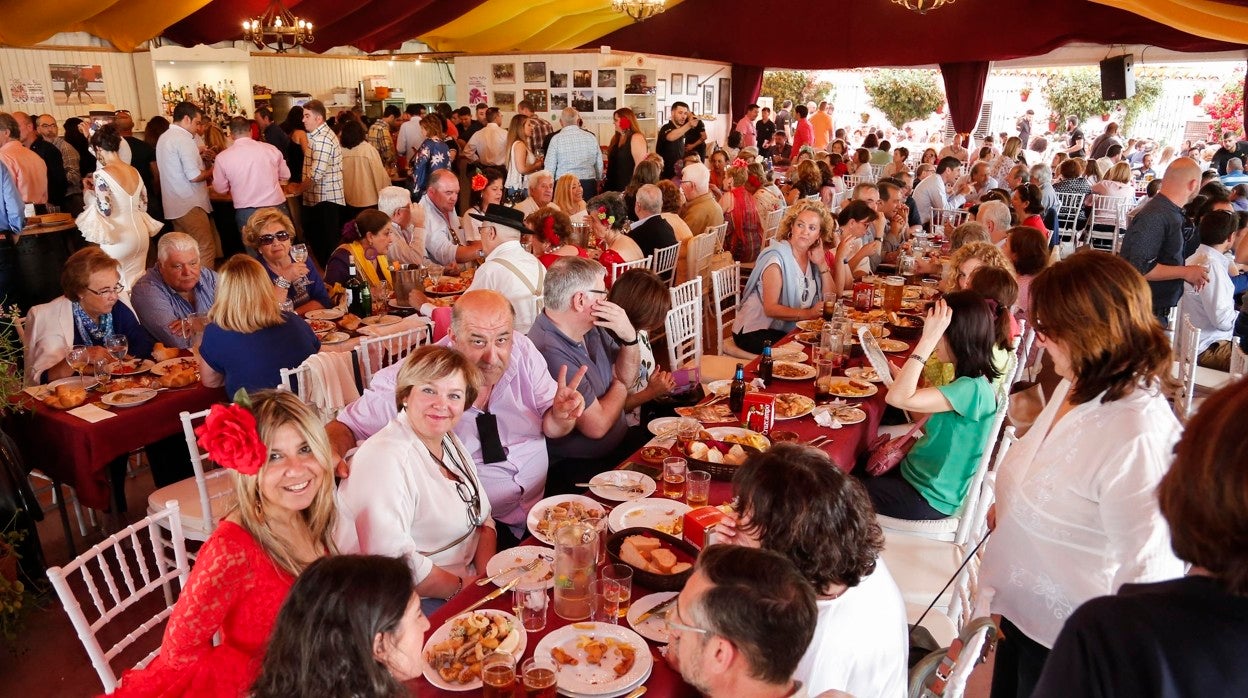 Comida en una caseta de la Feria