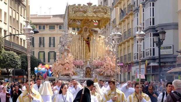 Retransmisión en directo de la procesión del Domingo de Resurrección en Málaga