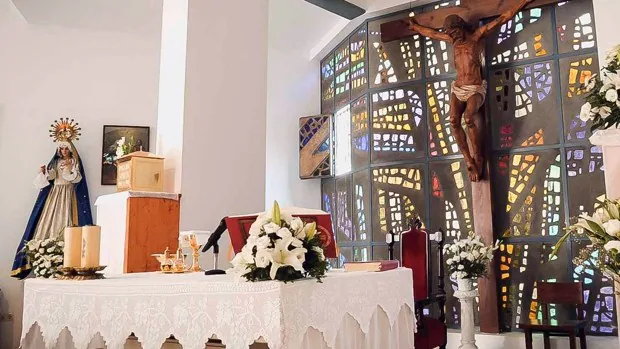 Un pueblo de Almería busca costaleros para poder sacar a la Virgen y al Cristo este Viernes Santo
