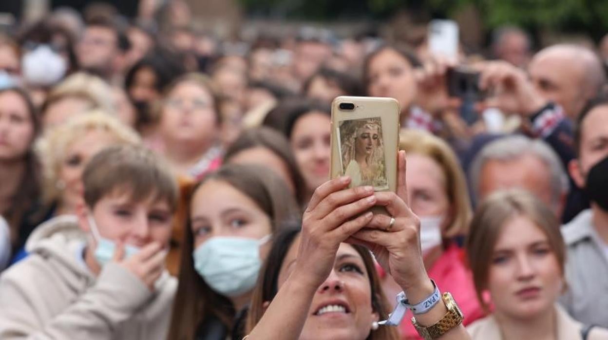 Público en la Carrera Oficial de Córdoba esta Semana Santa