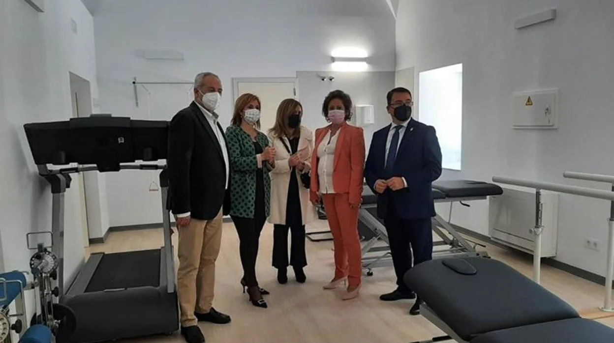 Imagen de la visita al hospital municipal de Andújar