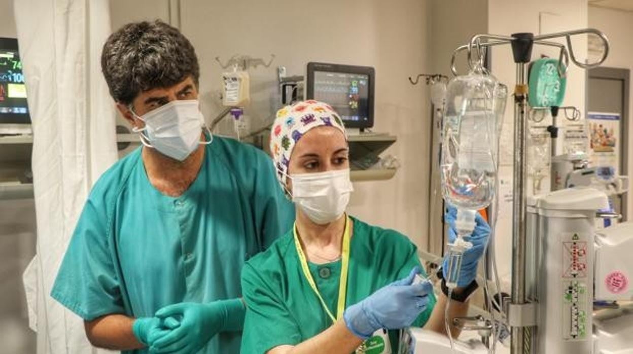 Sanitarios en un hospital de Córdoba