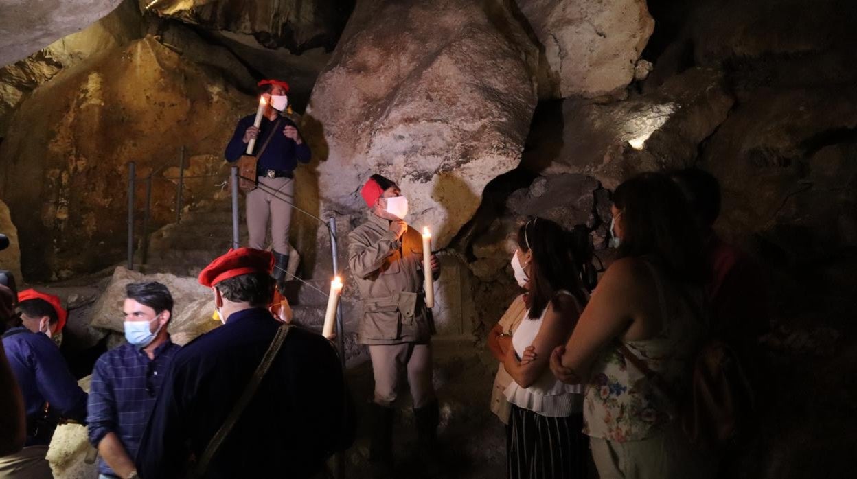 Visita teatralizada a la Cueva de los Murciélagos de Zuheros