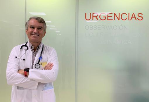 El doctor Rafael Machín, jefe de Urgencias del Hospital Cruz Roja de Córdoba