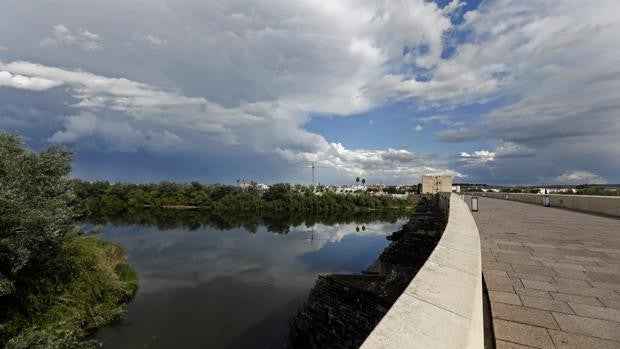 Las nubes vuelven y la temperatura cae otra vez en Córdoba el martes 26 de abril