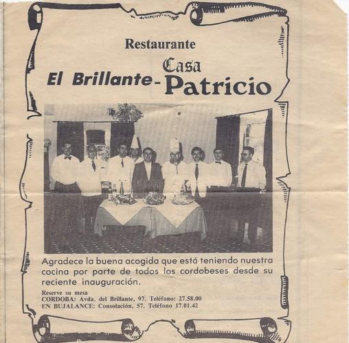 Cartel de agradecimiento a los clientes del restaurante El Brillante de la capital