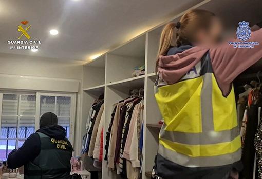 Uno de los registros realizados en el vestidor de una vivienda