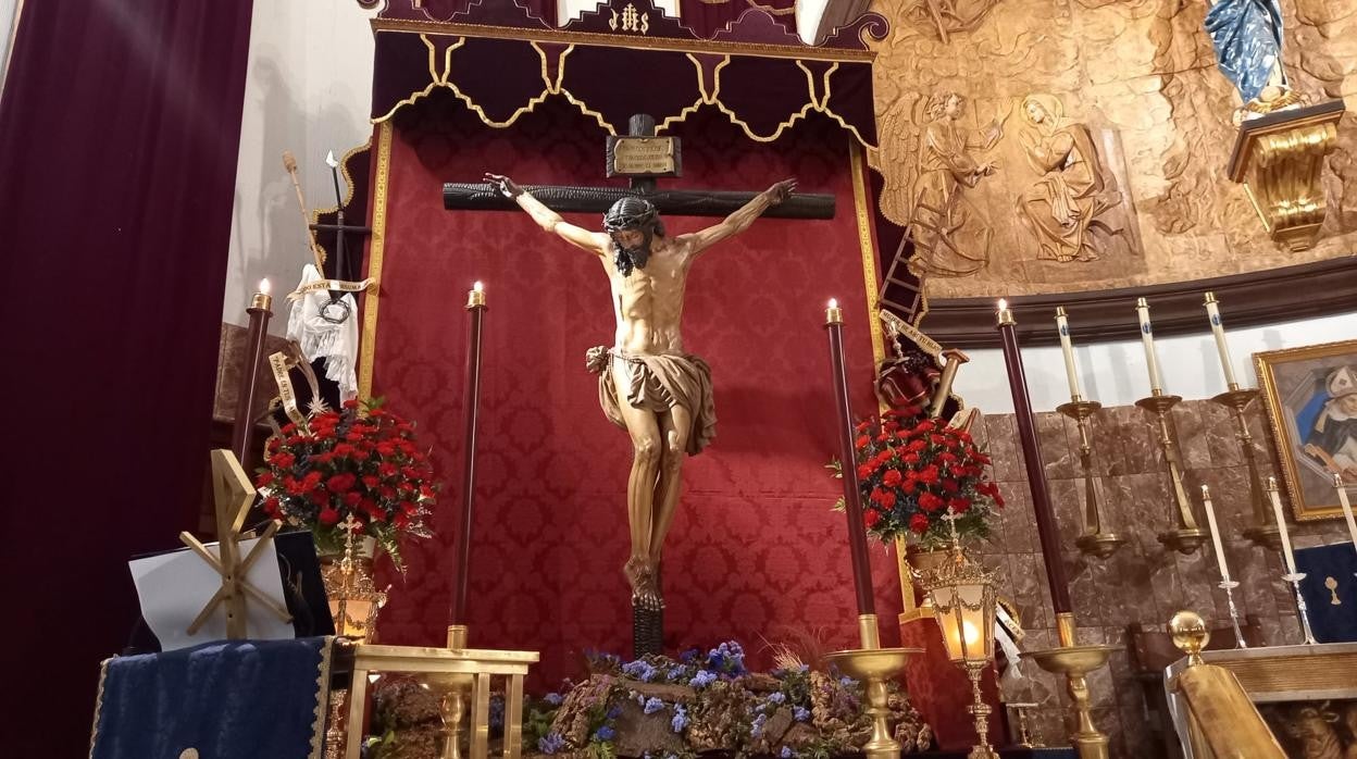 El Cristo de la Confianza, en el altar de cultos de la pasada Cuaresma