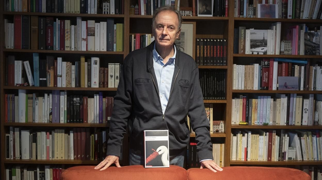 El novelista malagueño Antonio Soler