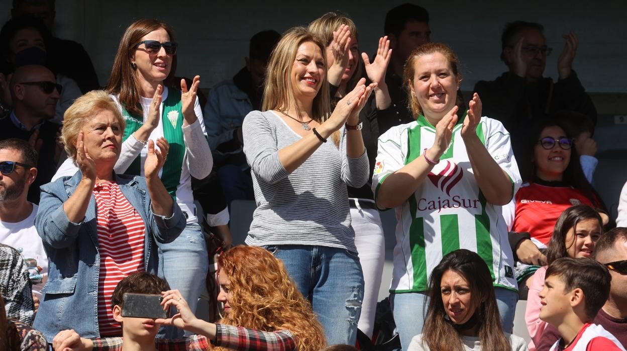 Aficionados del Córdoba CF en el estadio El Arcángel