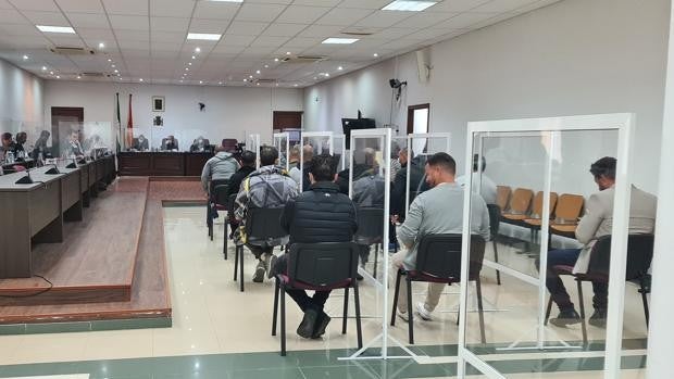 Copas, fiestas, cocaína y chicas, las prebendas de Isco Tejón a tres policías a cambio de información