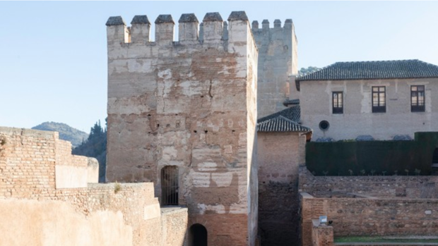 La torre de la Alhambra que llegó a ser un corral de gallinas rejuvenecerá tras el terremoto del año pasado