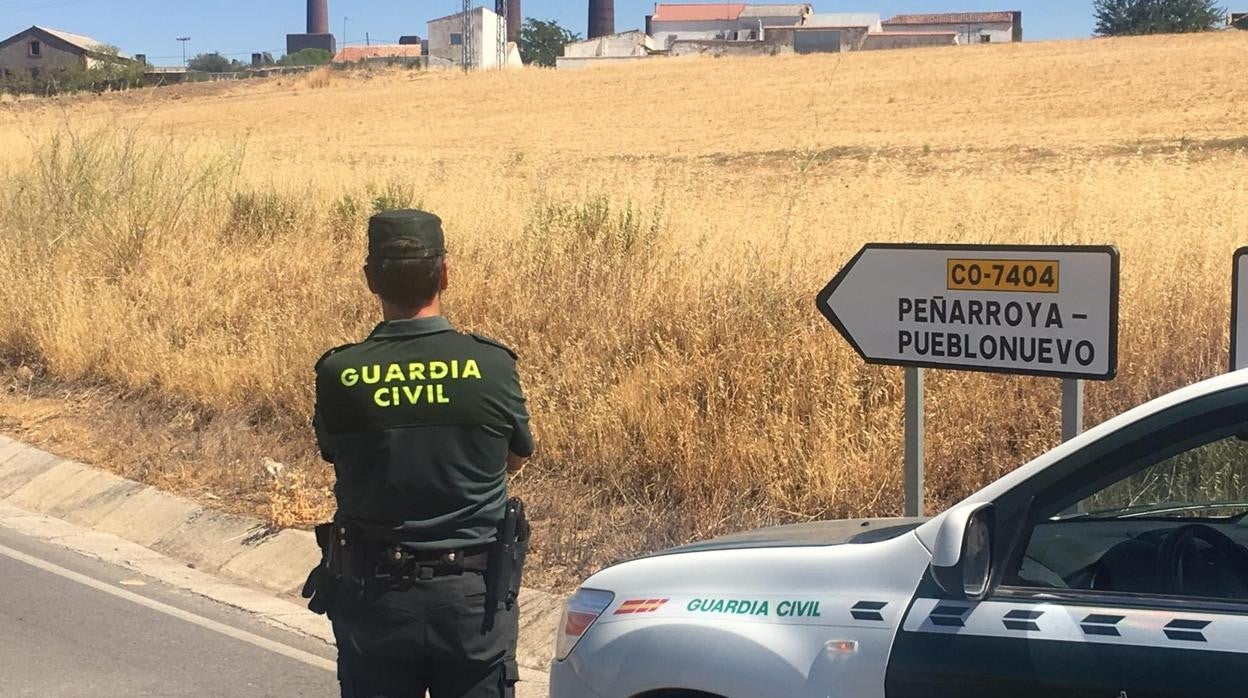 Un agente de la Guardia Civil de Peñarroya-Pueblonuevo