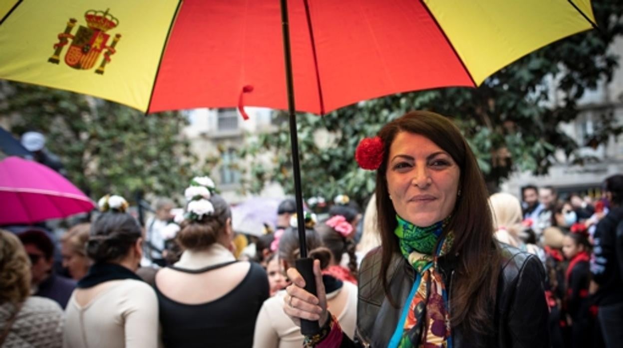 Macarena Olona en el Día de la Cruz en Granada