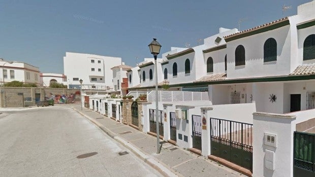 Arrollada por una furgoneta una mujer de 63 años en una terraza de Chipiona