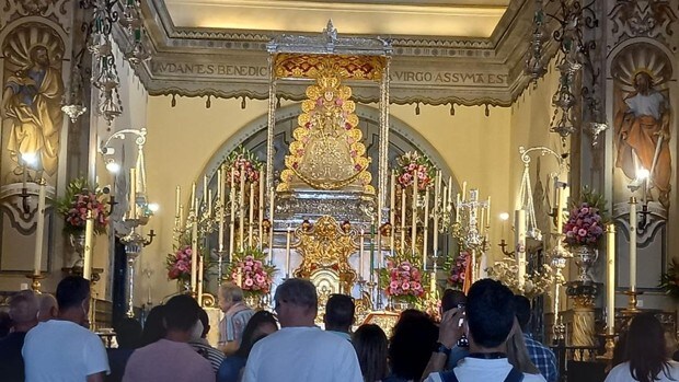 La Virgen del Rocío, preparada para la romería del reencuentro