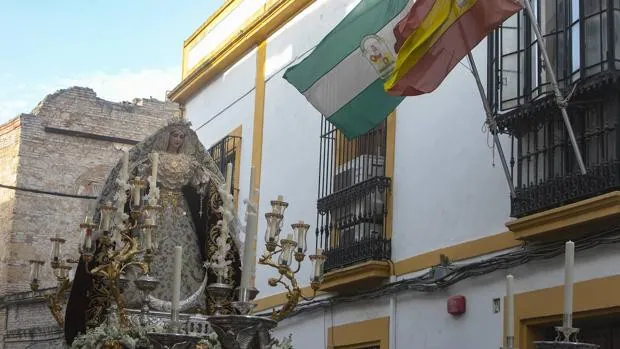 La Virgen de la Paz ilumina el camino hacia los Santos Mártires de Córdoba