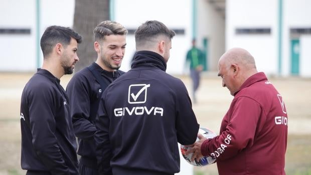El Córdoba CF vive un período de calma a la espera de fichajes