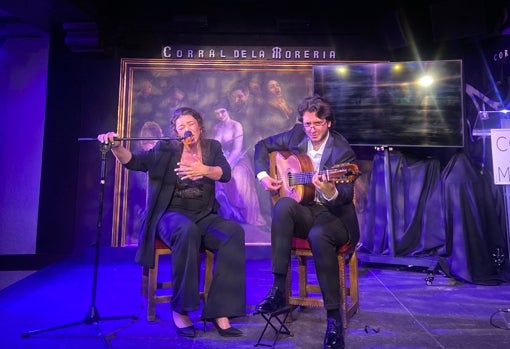 Actuación flamenca en el Corral de la Morería de Sandra Carrasco y David de Arahal