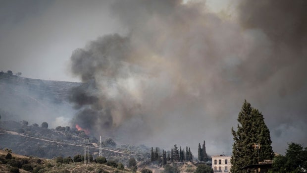 Entre multas y cárcel: las penas a las que se exponen los culpables del fuego frente a la Abadía del Sacromonte en Granada