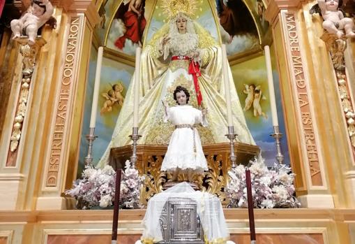 Camarín de la Virgen de la Estrella, con el Dulce Nombre de Jesús y el sagrario ante Ella