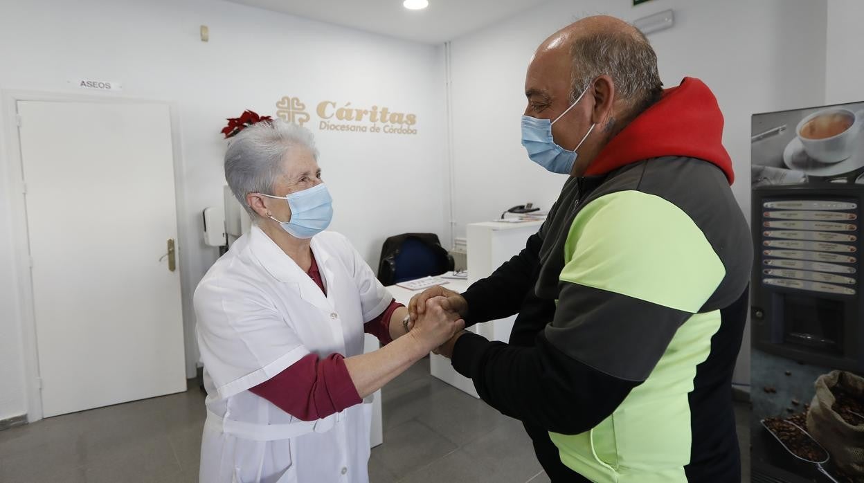 Atención en la casa Madre del Redentor, de Cáritas Diocesana de Córdoba