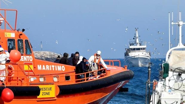 Imagen de archivo de un rescate de inmigrantes por parte de Salvamento Marítimo