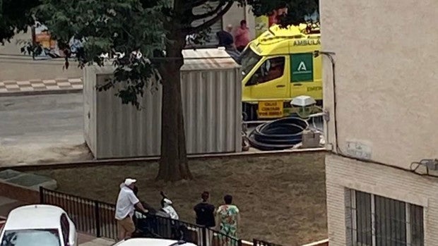 Un hombre muere en plena calle de Marbella al desplomarse tras ser apuñalado