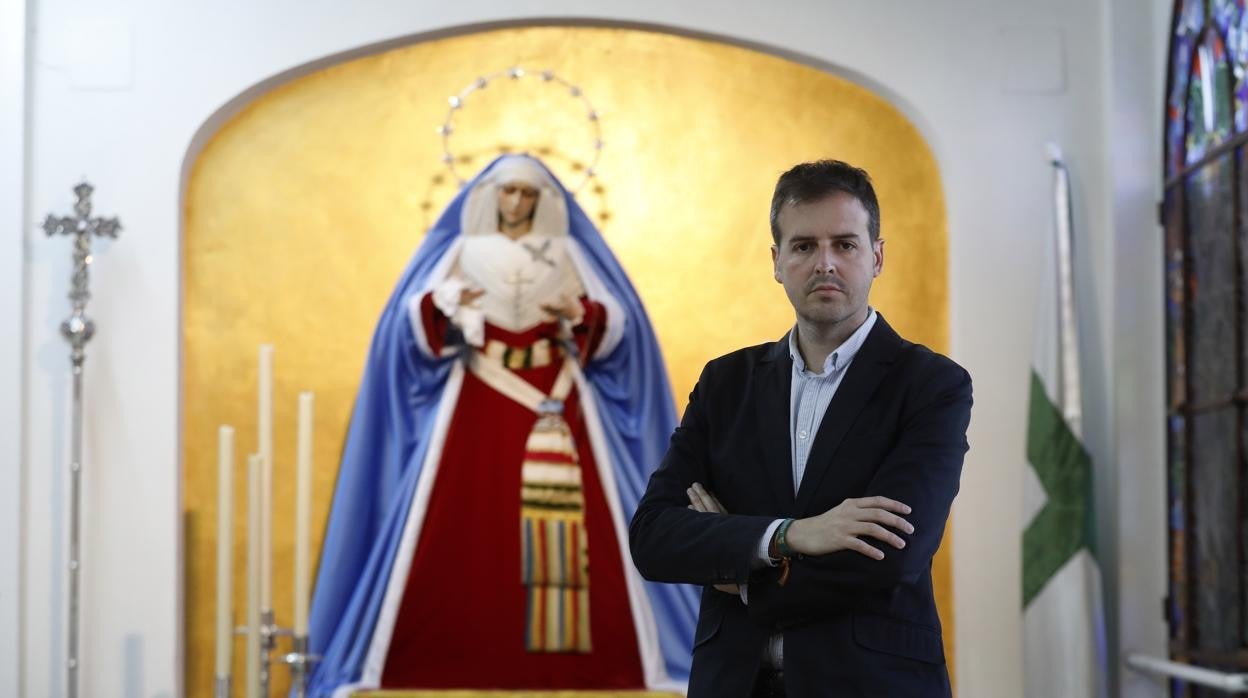 Rafael González Quesada, en una imagen de 2019, ante la Virgen de la O