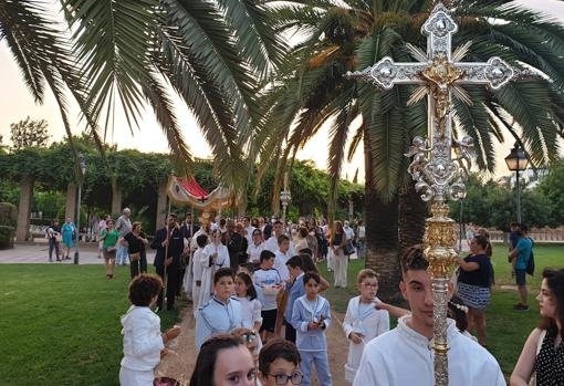 Corpus Christi Córdoba 2022 | (Vídeo) El Santísimo bendice la feligresía de los Trinitarios