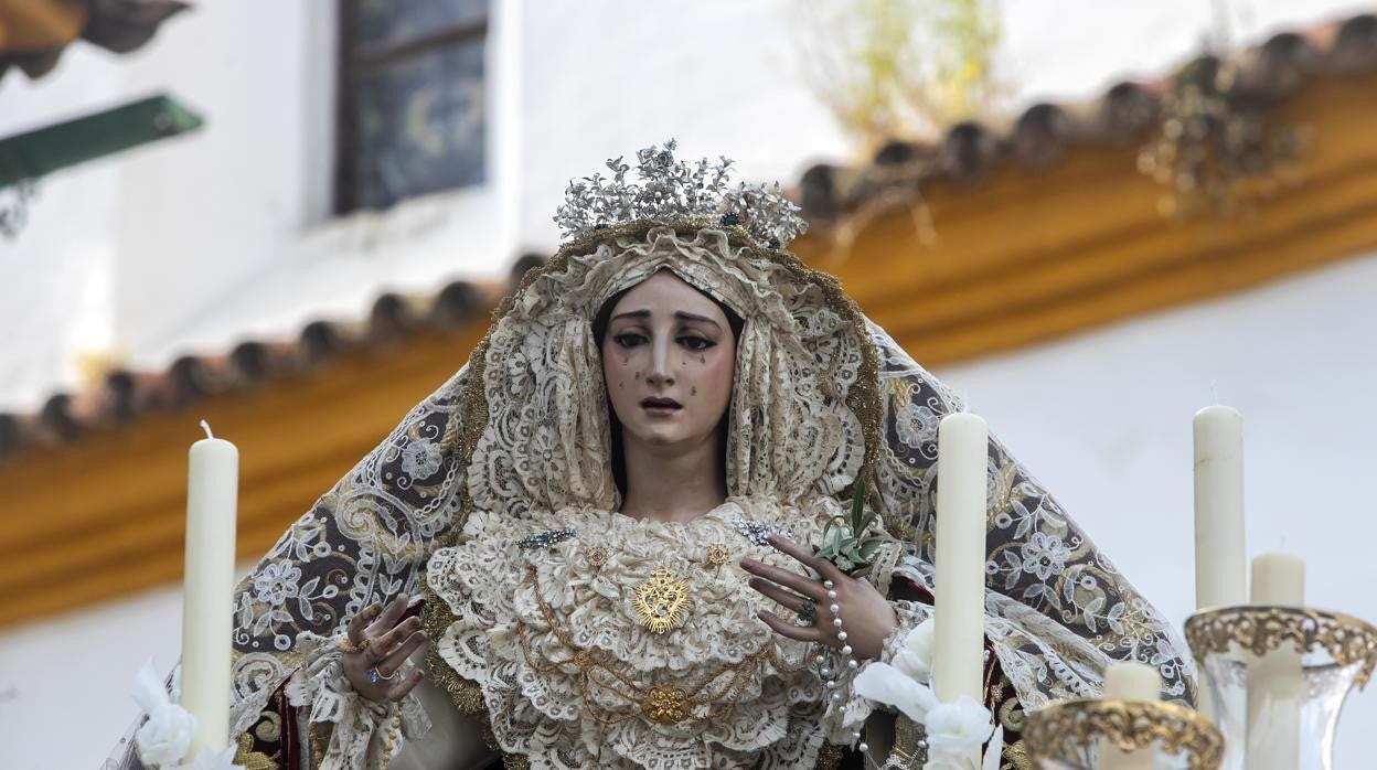 María Santísima de la Paz y Esperanza, durante el Vía Lucis del 14 de mayo