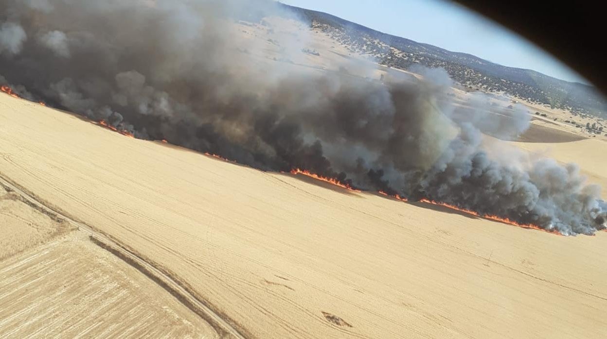 Imagen aérea de la zona afectada por el incendio en Fuente Obejuna