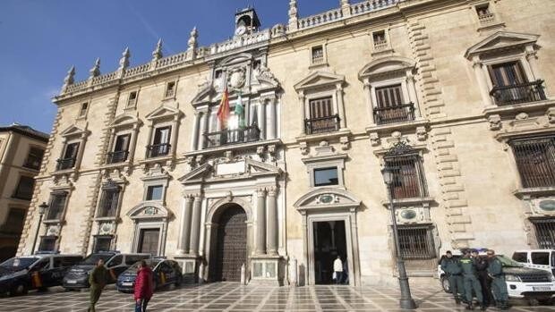 Acepta cinco años de cárcel por incendiar la casa en la que vivía su hija dependiente en Granada