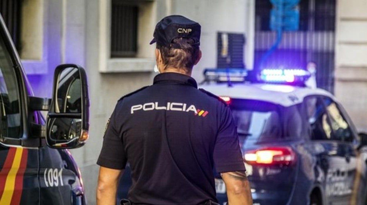 Policía Nacional interviene en una detención en imagen de archivo