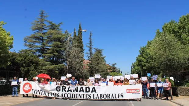 Muere un trabajador en Granada tras caerle una bobina encima